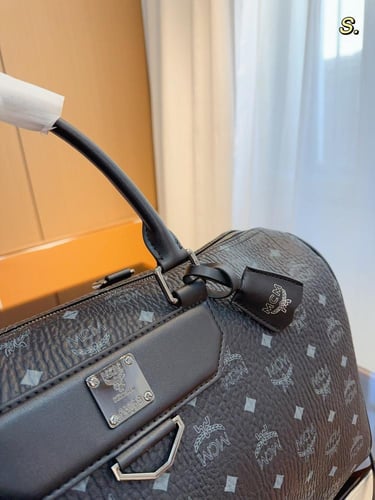 شنطة دفل 46cm ام سي ام