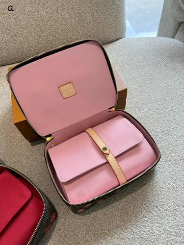 شنطة لويس فيتون (متوفرة بلونين)