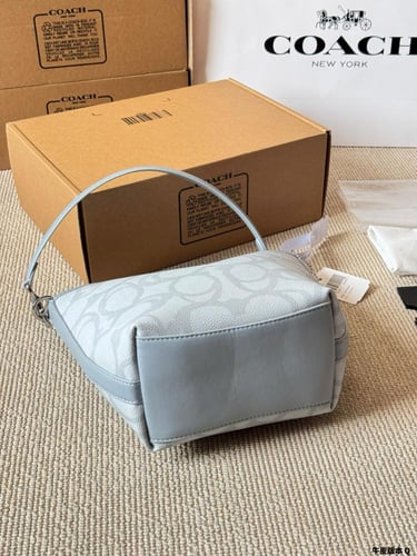 شنطة كوتش (متوفرة بعدة الوان)