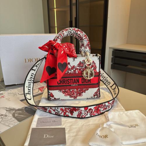 شنطة ليدي ديور Laby Dior