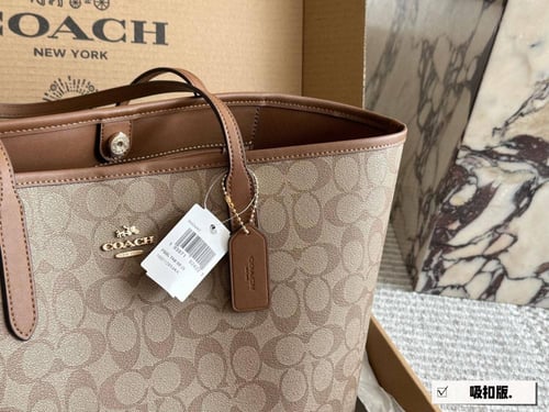 شنطة كوتش tote City