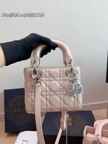 شنطة ديور ليدي ديور | Lady Dior (متوفرة بحجمين)