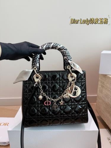 شنطة ديور ليدي ديور Laby Dior مقاس 25cm