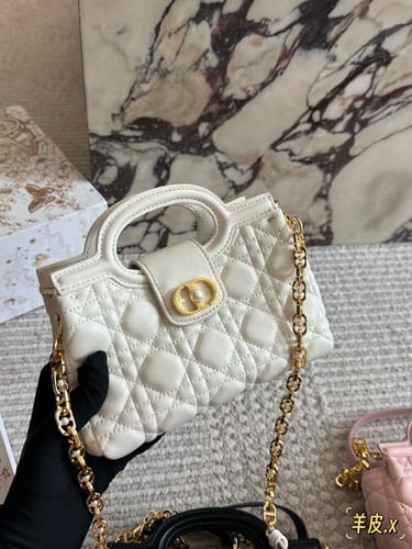 شنطة ديور جولي Dior Jolie (متوفرة بعدة الوان)