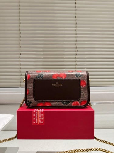 شنطة فالنتينو لوكو Loco