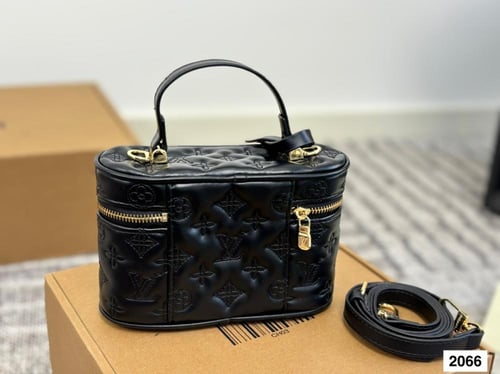 شنطة لويس فيتون Nice BB Vanity (متوفرة بعدة الوان)