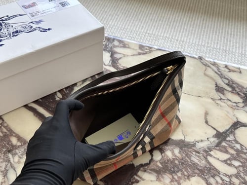 شنطة بربري Burberry