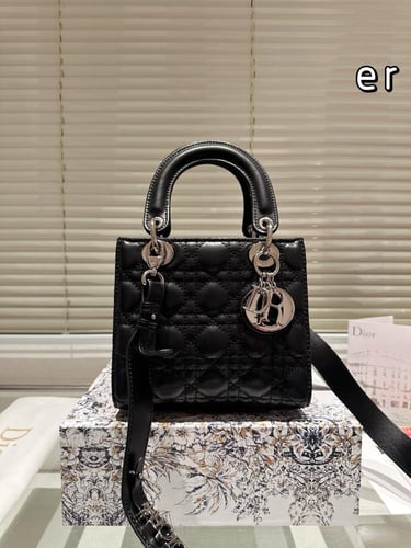 شنطة ليدي ديور لون الهاردوير فضي 20cm Lady Dior (م...