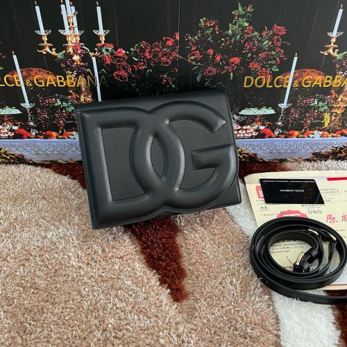 شنطة دولشي اند غابانا D&G (متوفرة بعدة الوان)