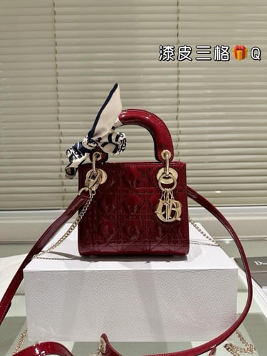 شنطة ليدي ديور 17cm Lady Dior (متوفرة بعدة الوان)