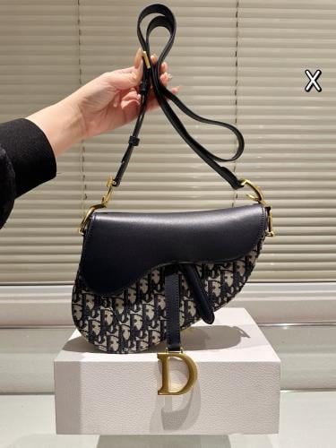 شنطة ديور Saddle (متوفرة بعدة الوان)