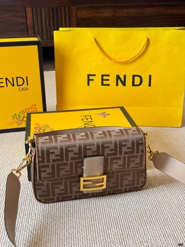 شنطة فندي باقيت Baguette (متوفرة بعدة احجام والوان...