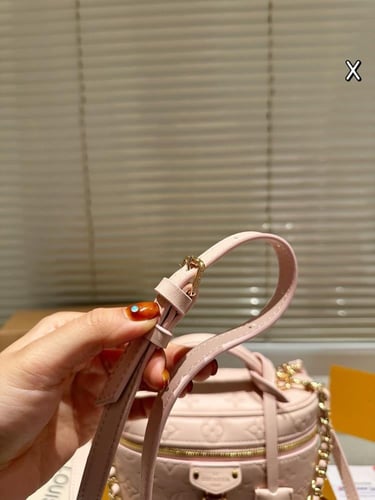 شنطة لويس فيتون