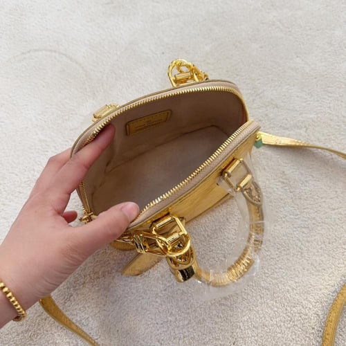 شنطة لويس فيتون نانو الما