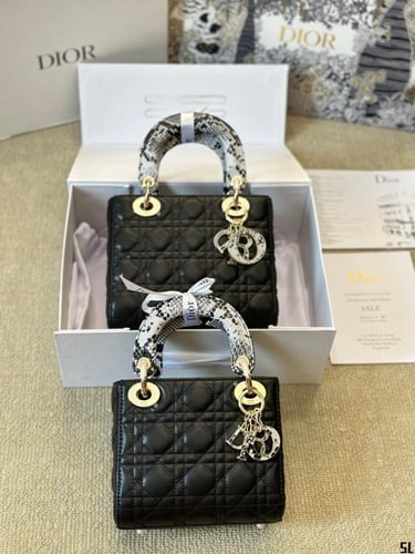 شنطة ليدي ديور Lady Dior (متوفرة بعدة احجام والوان...