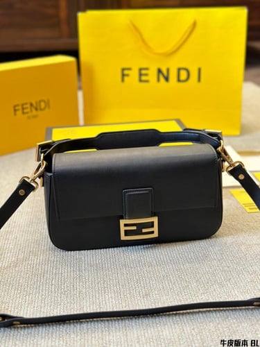 شنطة فندي باقيت Baguette