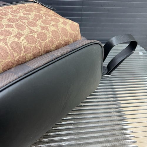 شنطة ظهر كوتش West