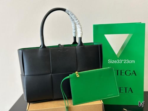 شنطة بوتيقا ( متوفرة بعدة الوان )