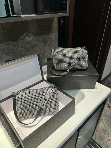 شنطة الكسندر وانغ Alexander wang