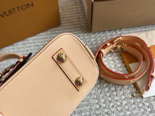 شنطة لويس فيتون الما Alma bb