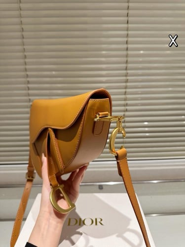 شنطة ديور Saddle (متوفرة بعدة الوان)