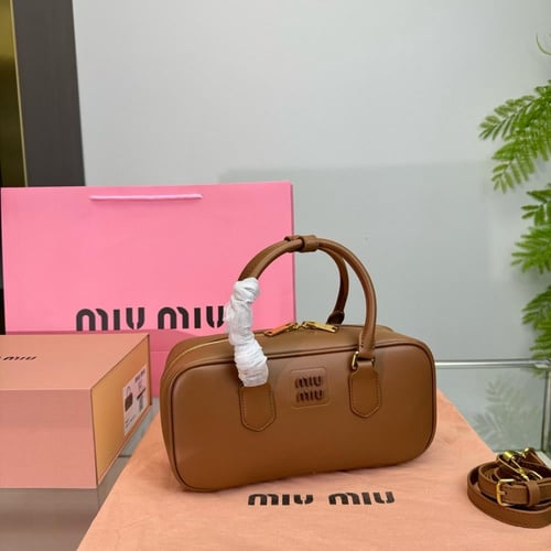 شنطة ميو ميو Arcadie مقاس 28cm ( متوفر بعدة الوان...