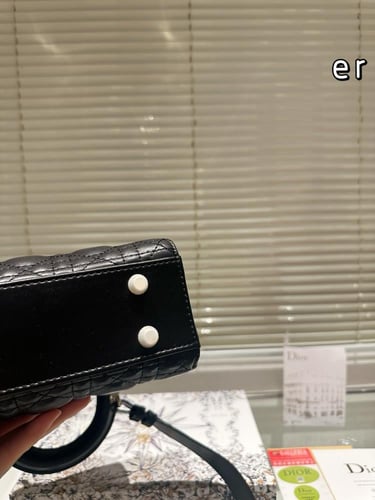 شنطة ليدي ديور لون الهاردوير شامبين 20cm Lady Dior...