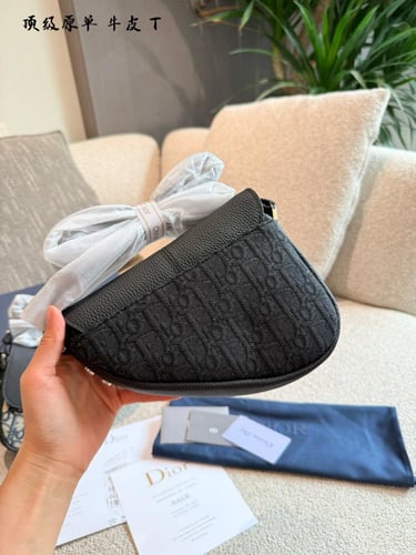 شنطة ديور Saddle ( متوفرة بعدة الوان )