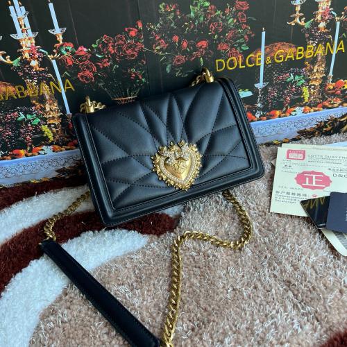 شنطة دولشي اند غابانا D&G