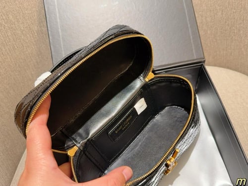 شنطة سان لوران Gaby Vanity