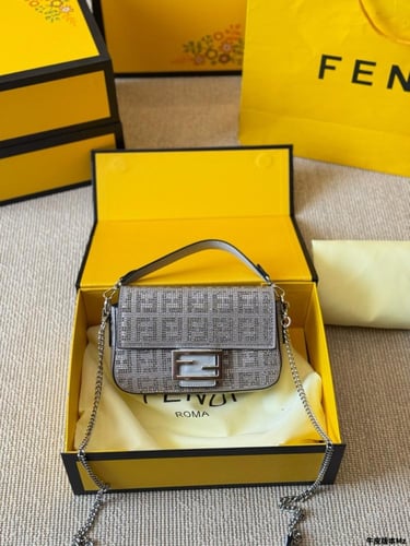 شنطة فندي باقيت Baguette (متوفرة بعدة احجام )