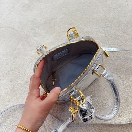 شنطة لويس فيتون نانو الما