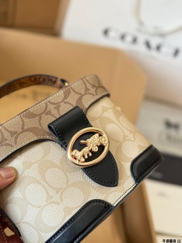 شنطة كوتش Kay