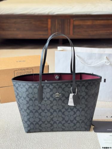 شنطة كوتش tote City