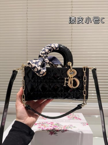 شنطة ليدي ديور 22cm Lady Dior (متوفرة بعدة الوان)