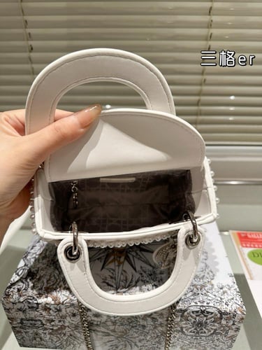 شنطة ليدي ديور 17cm Lady Dior (متوفرة بعدة الوان)