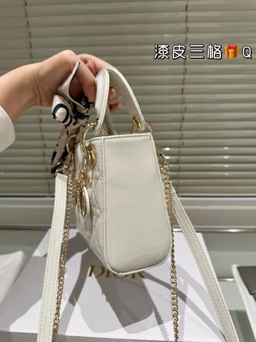 شنطة ليدي ديور 17cm Lady Dior (متوفرة بعدة الوان)