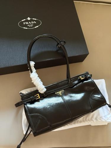 شنطة برادا سوفت لوكس Softlux