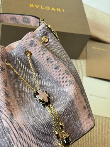 شنطة بولغاري (متوفرة بعدة الوان)