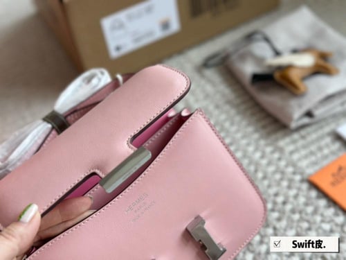 شنطة هرمز كونستانس constance (متوفرة بعدة احجام)