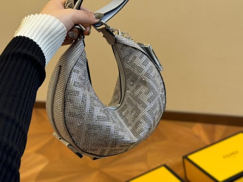 شنطة فندي كريستال