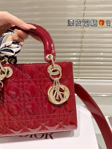 شنطة ليدي ديور 20cm Lady Dior (متوفرة بعدة الوان)