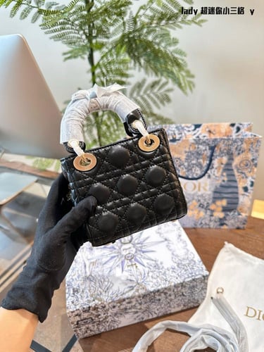 شنطة ديور ميني 13cm Lady Dior mini (متوفرة بعدة ال...