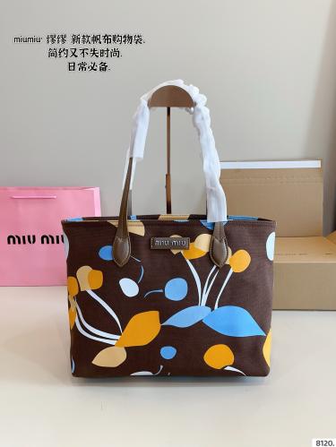 شنطة ميو ميو Miumiu ( متوفرة بعدة الوان )