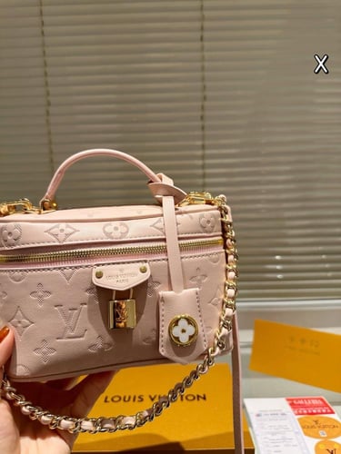 شنطة لويس فيتون