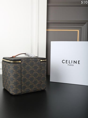 شنطة سيلين Triomphe