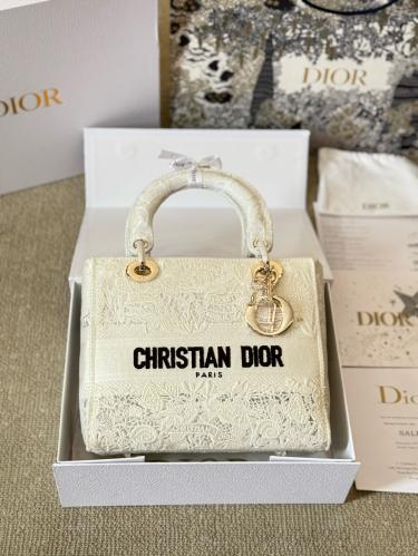 شنطة ليدي ديور Laby Dior