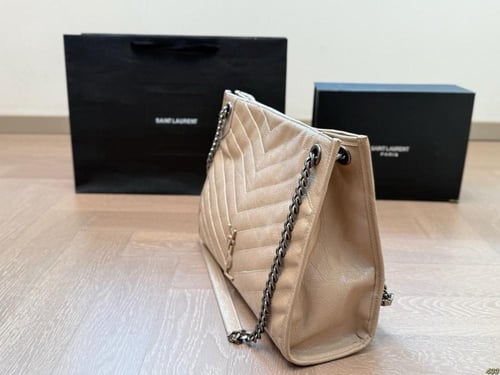 شنطة سان لوران(متوفر بعدة الوان)