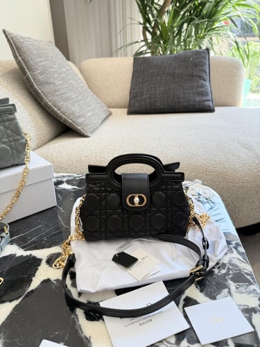 شنطة ديور جولي Dior Jolie (متوفرة بعدة الوان)