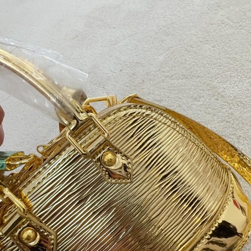 شنطة لويس فيتون نانو الما